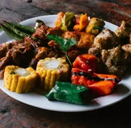 Deliciosa barbacoa vegana con verduras a la parrilla y marinadas con especias aromáticas.